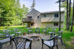 Serene Pentwater Getaway with Yard Near Lakes